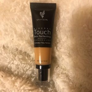 Younique concealer
